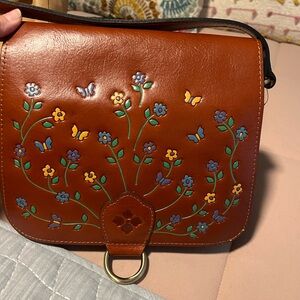 Gorgeous brand new Patricia Nash flap crossbody with flower stitching